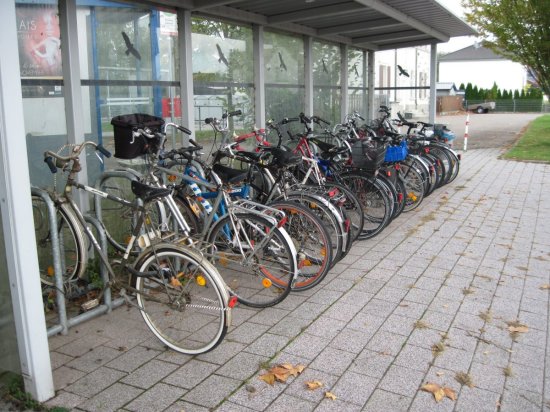 2019-10-07_005m_HAG_Fahrradboxen_Neuburg.JPG